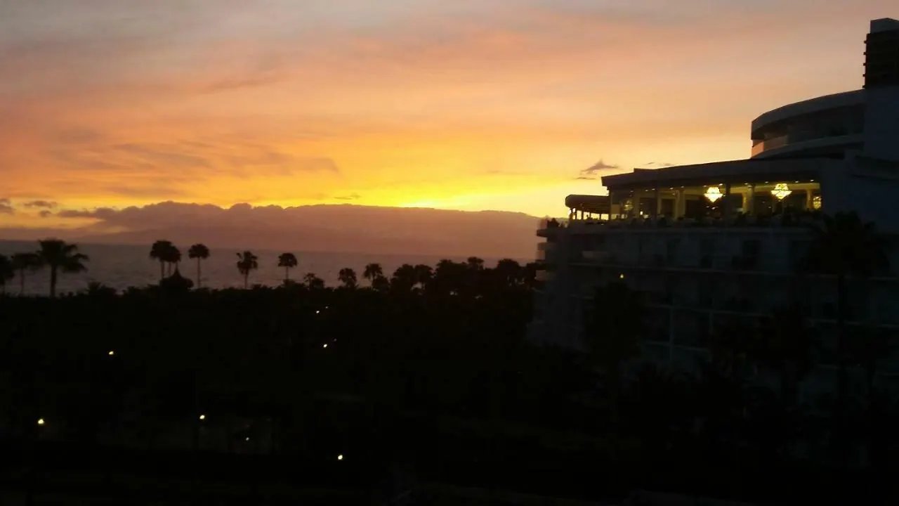 Apartamentos Altamira 아데제 0*,